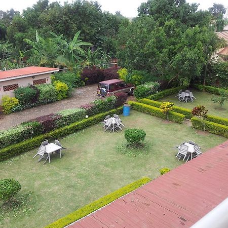 Areba Hotel Entebbe Ngoại thất bức ảnh